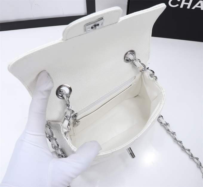 JlKl23A4WCKspTn9HJHE6ZJqCruo5JH2ksmGWsOT_lg-1.jpeg Chanel Mini Caviar Bag
