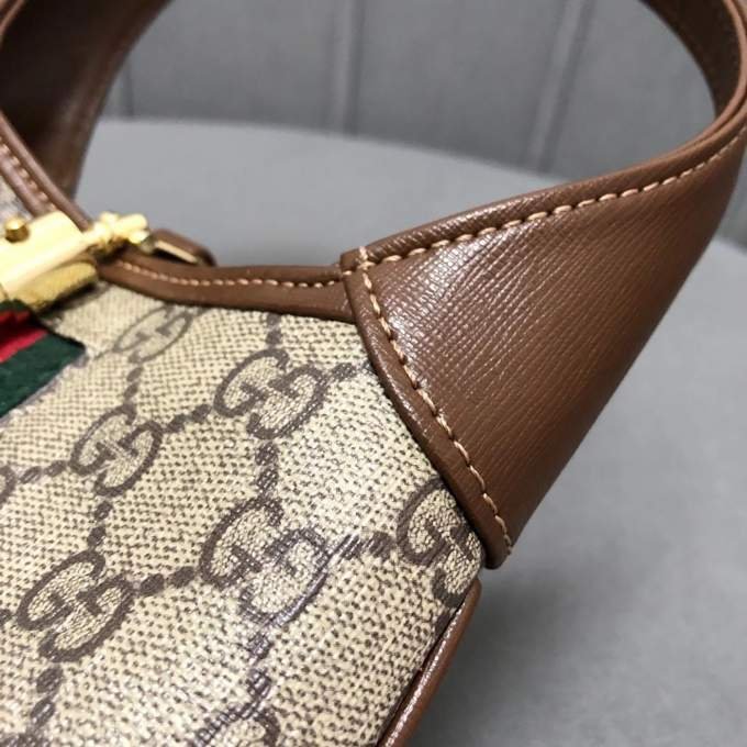 sRgq3jjYdrHweV4hQLG5WY1mIMbny8mcX0xnM2oT_lg-1.jpeg Gucci Jackie 1961 Small Hobo Bag